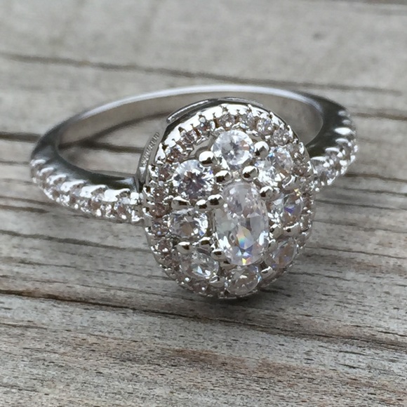 Cubic Zirconia multi-stone .925 Silver ring Sz 7 - Picture 11 of 16